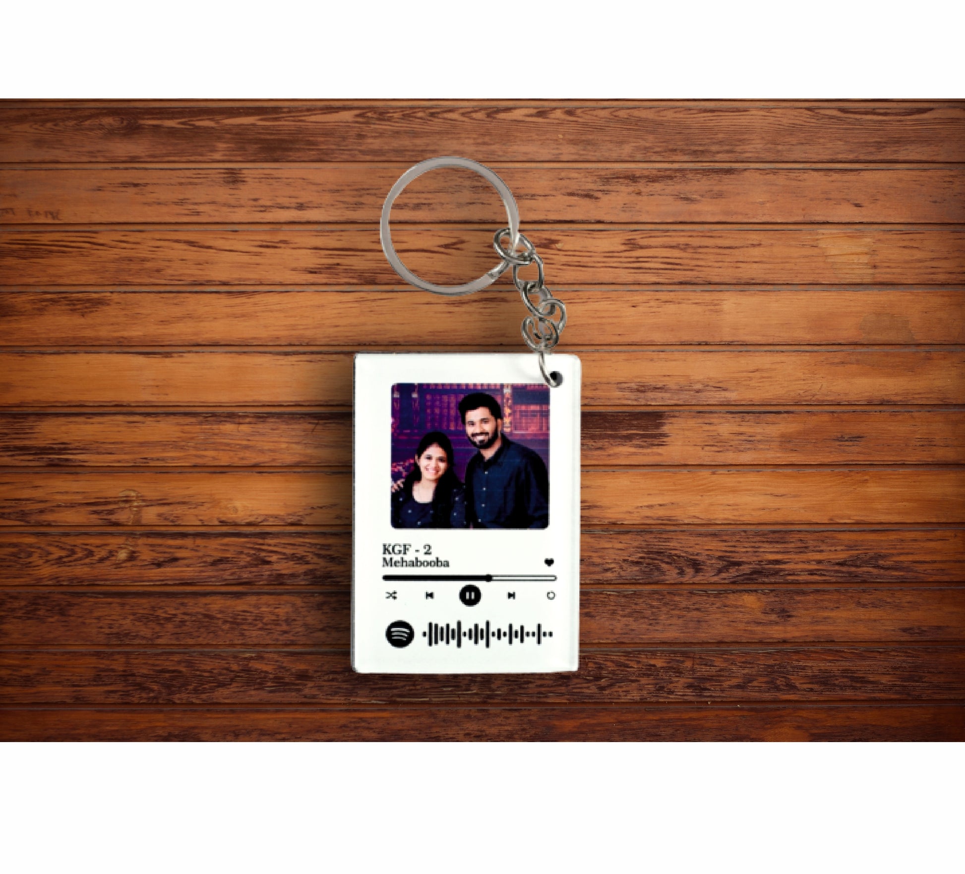 White Acrylic Keychain with Favorite Song – A Tune You Can Carry