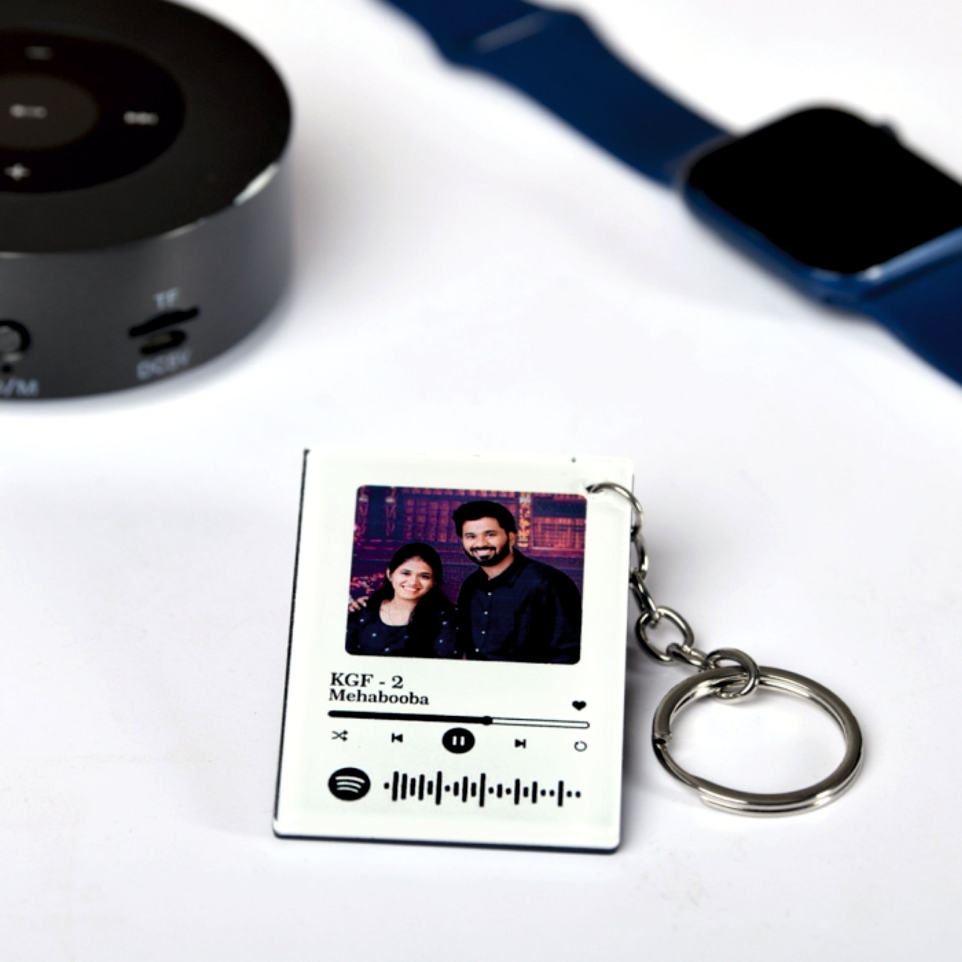 White Acrylic Keychain with Favorite Song – A Tune You Can Carry
