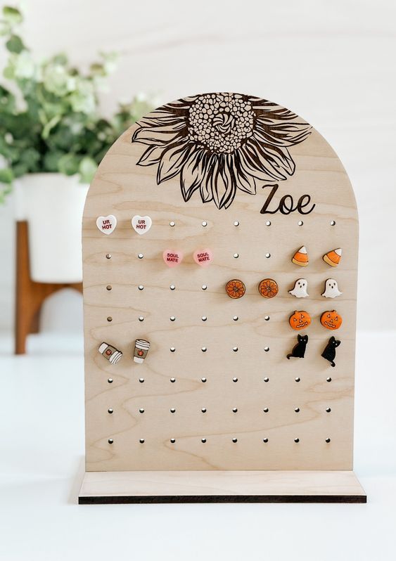 Elegant & Functional Earring Holder – Organize Your Jewelry in Style