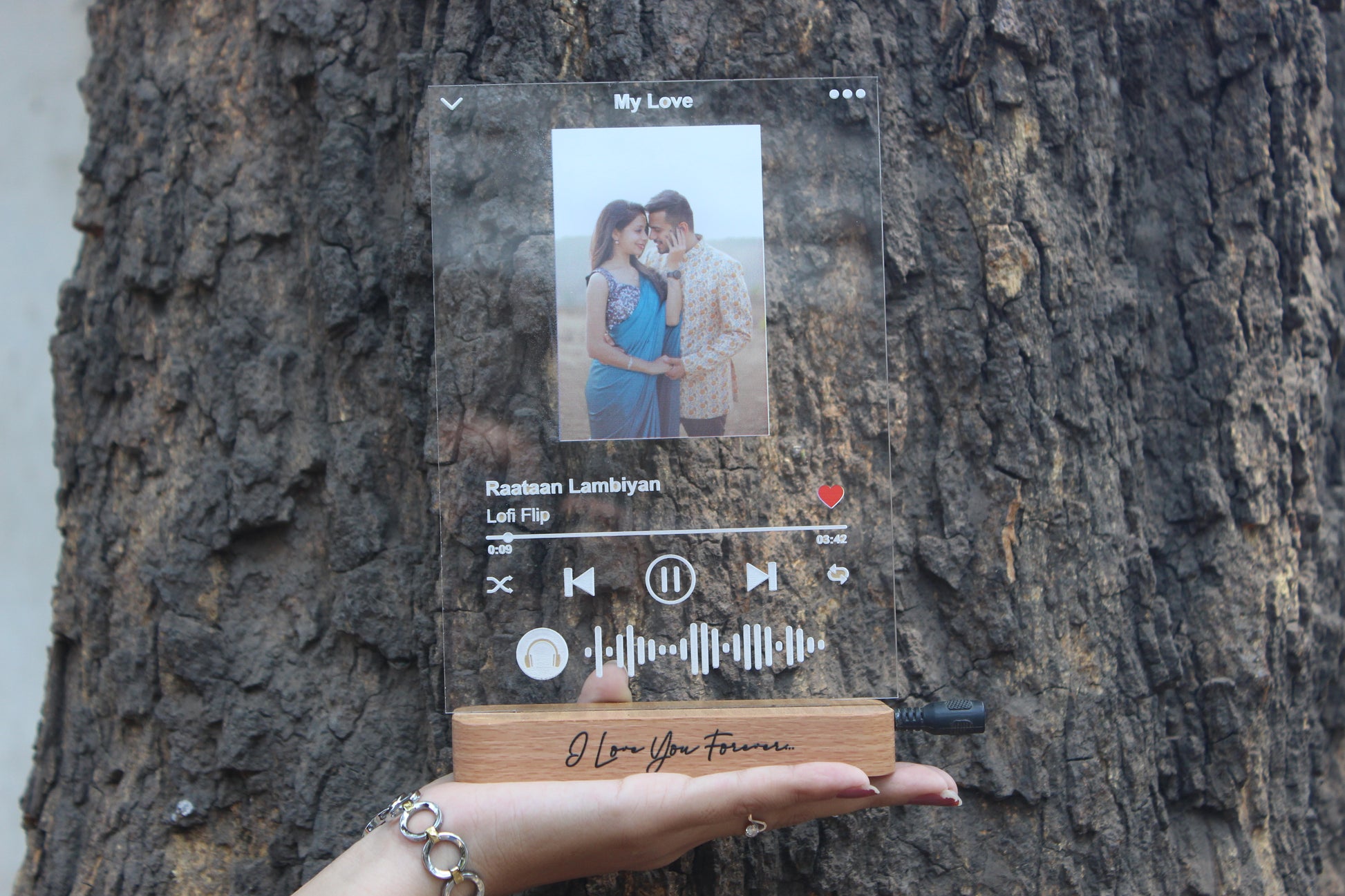 Transparent Acrylic Spotify Frame with LED Lamp – A Unique Personalized Gift