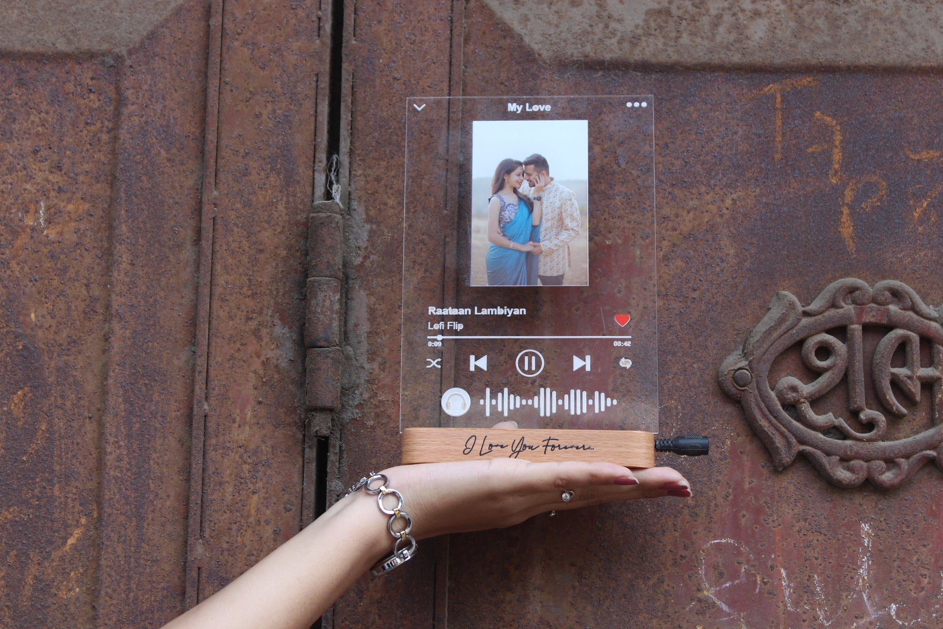 Transparent Acrylic Spotify Frame with LED Lamp – A Unique Personalized Gift