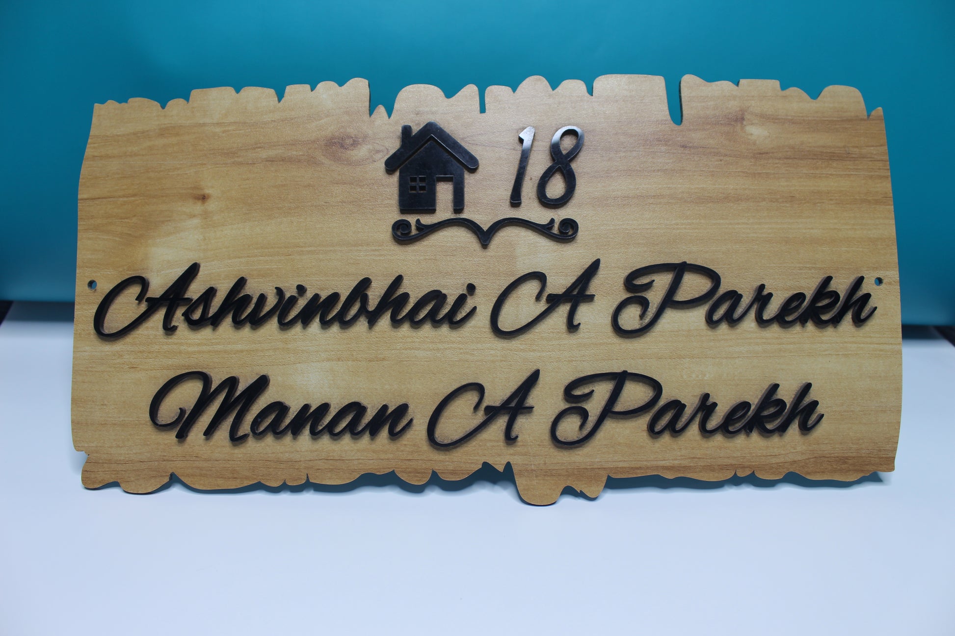 Personalized Table Top Name Plate with House Number – Elegant & Modern Home Decor