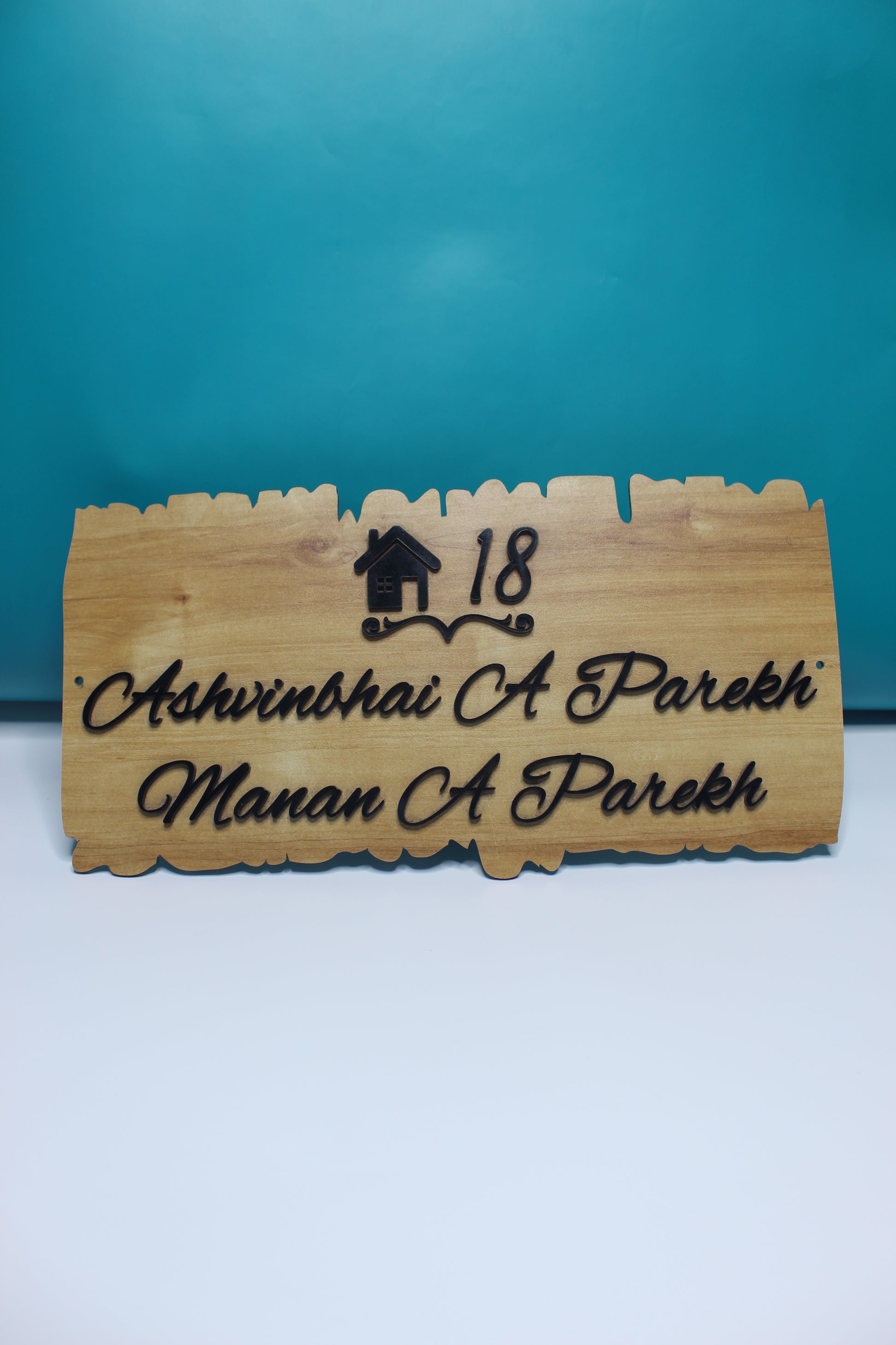 Personalized Table Top Name Plate with House Number – Elegant & Modern Home Decor