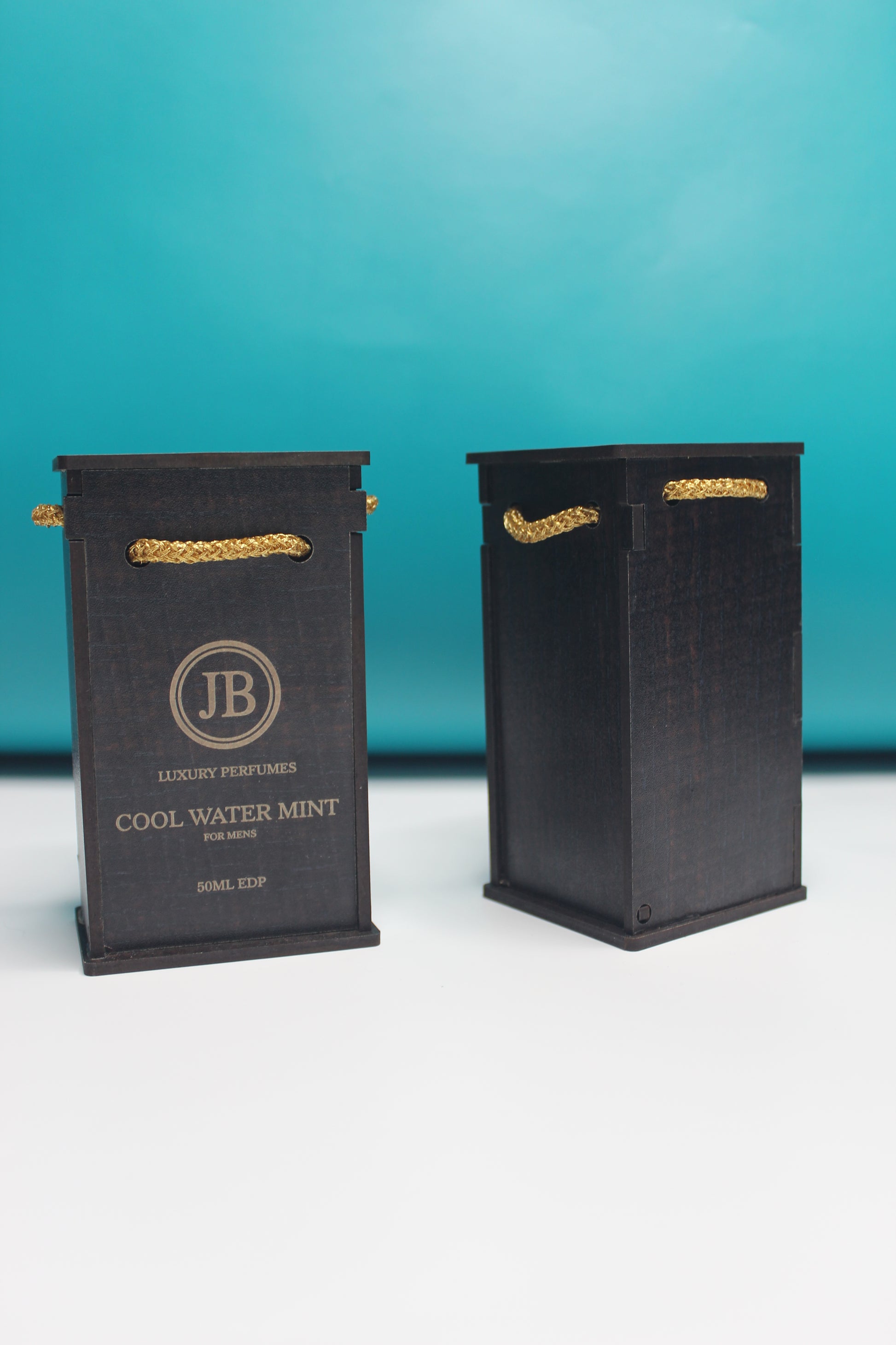 Premium Perfume Containers – Elegant & Refillable Bottles for Fragrance Lovers